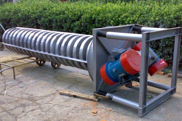 了解垂直振動輸送機(jī)的主要特點